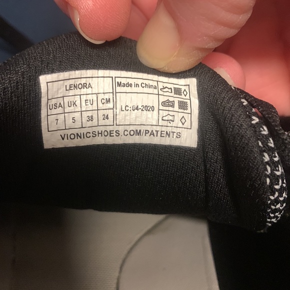 Vionic - Picture 7 of 8